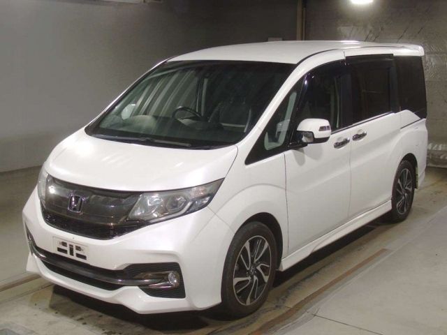 2022 Honda Step wagon RP3 2017 г. (TAA Kinki)